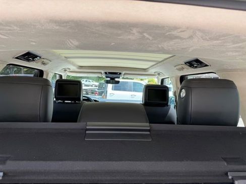 Used 2018 Land Rover Range Rover Supercharged AWD/4WD image 77