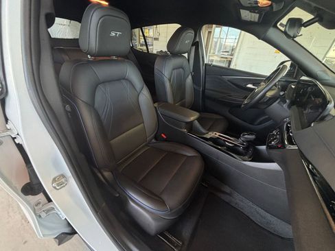 Used 2025 Buick Envista Sport Touring image 35