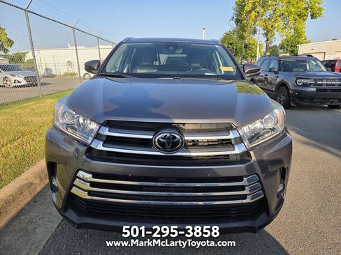 Used 2019 Toyota Highlander Limited FWD image 2
