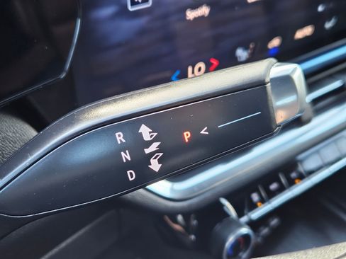 Used 2026 Chevrolet Equinox EV LT FWD image 16