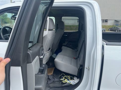 Used 2018 Chevrolet Silverado 1500 Custom w/ Custom Value Package AWD/4WD image 10