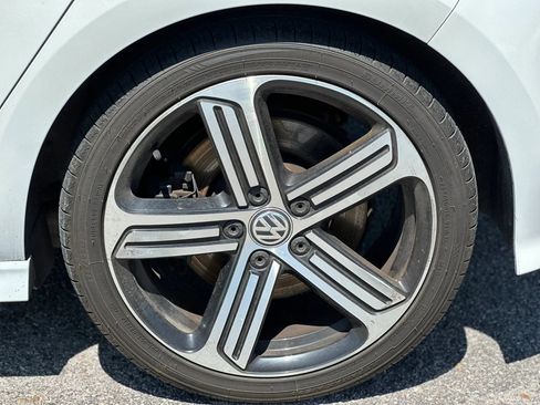 Used 2016 Volkswagen Golf R 4-Door AWD/4WD image 26