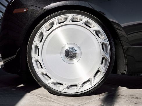 Used 2015 Rolls-Royce Wraith image 3