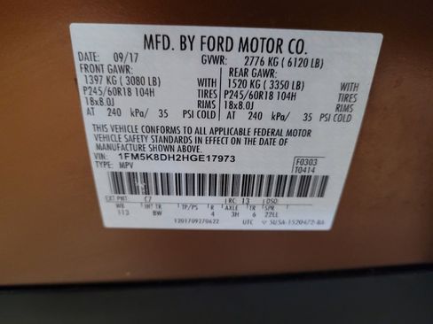 Used 2017 Ford Explorer XLT w/ Equipment Group 201A AWD/4WD image 33