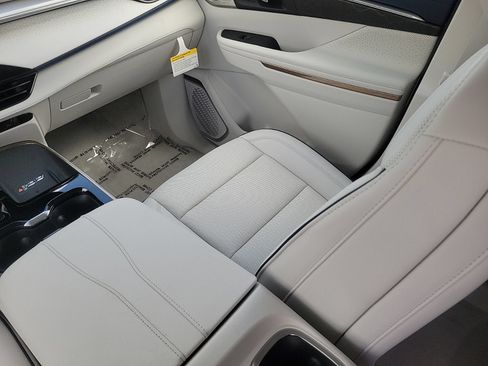 New 2026 Buick Enclave Avenir w/ Super Cruise Package FWD image 13