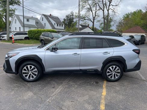 Certified 2024 Subaru Outback Premium AWD/4WD image 9