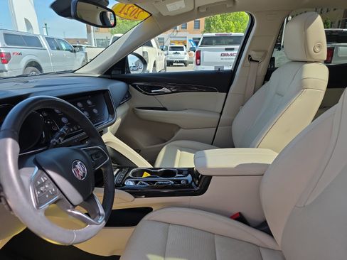 Used 2021 Buick Envision Essence w/ Technology Package I AWD/4WD image 2