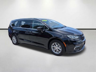Used 2024 Chrysler Pacifica Touring-L