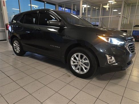 Used 2019 Chevrolet Equinox LT w/ Driver Convenience Package image 2
