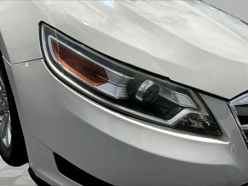 Used 2012 Ford Taurus SE FWD image 31