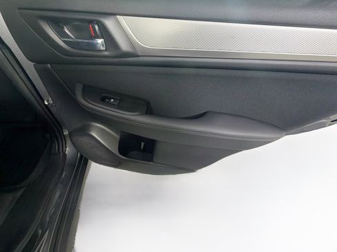 Used 2018 Subaru Outback 2.5i Premium AWD/4WD image 29