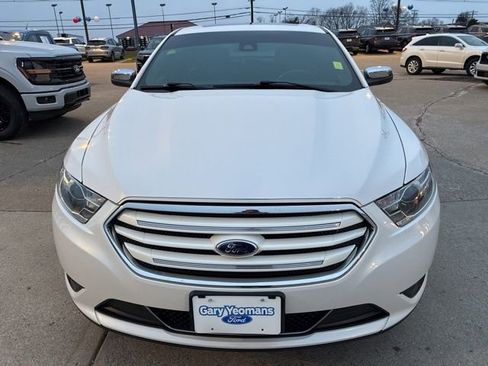 Used 2017 Ford Taurus Limited image 2