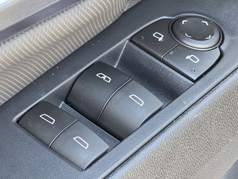 New 2026 Chevrolet Equinox EV LT w/ LPO, Blackout Package image 21