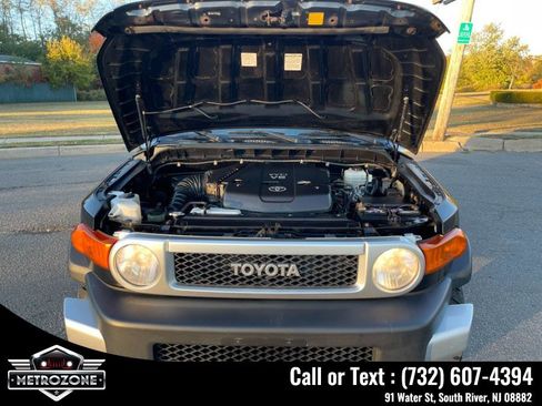 Used 2007 Toyota FJ Cruiser 4WD image 12