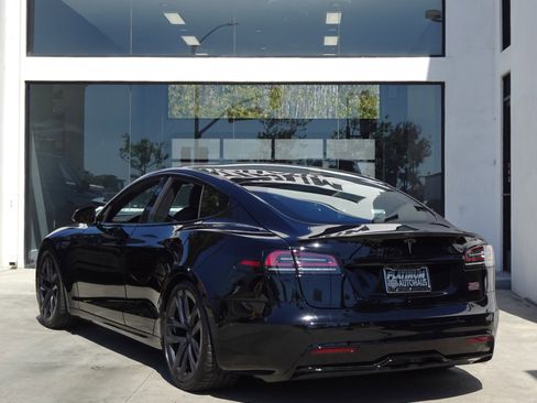 Used 2022 Tesla Model S Plaid image 3