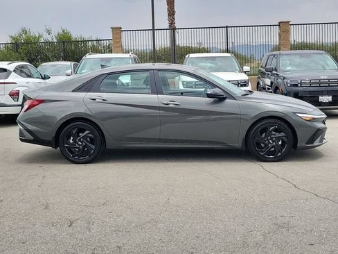 New 2026 Hyundai Elantra SEL Sport FWD image 31