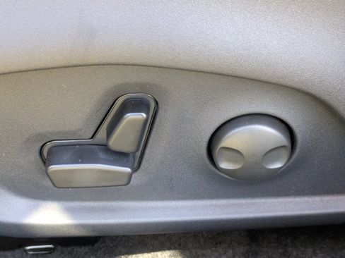 New 2026 Jeep Compass Latitude w/ Sun and Sound Group image 18