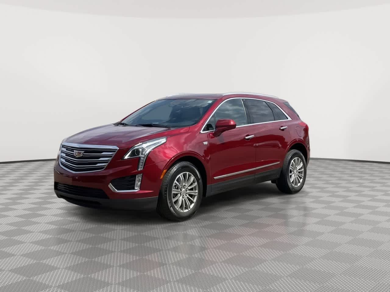 Used 2017 Cadillac XT5 Luxury w/ Driver Awareness Package AWD/4WD image 4
