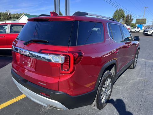 Used 2023 GMC Acadia SLE w/ Driver Convenience Package image 3