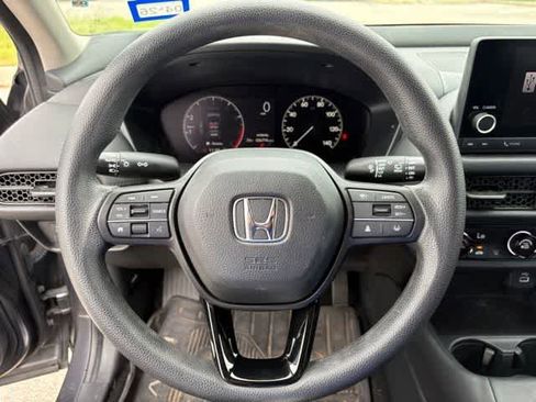 Used 2023 Honda HR-V LX image 15
