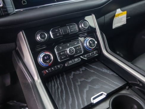 Used 2023 GMC Yukon Denali image 23