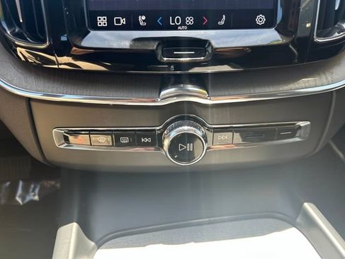 Used 2025 Volvo XC60 B5 Plus AWD/4WD image 24
