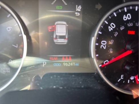 Used 2021 Toyota RAV4 LE AWD/4WD image 22