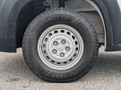 Used 2025 RAM ProMaster 2500 w/ Convenience Group FWD image 10