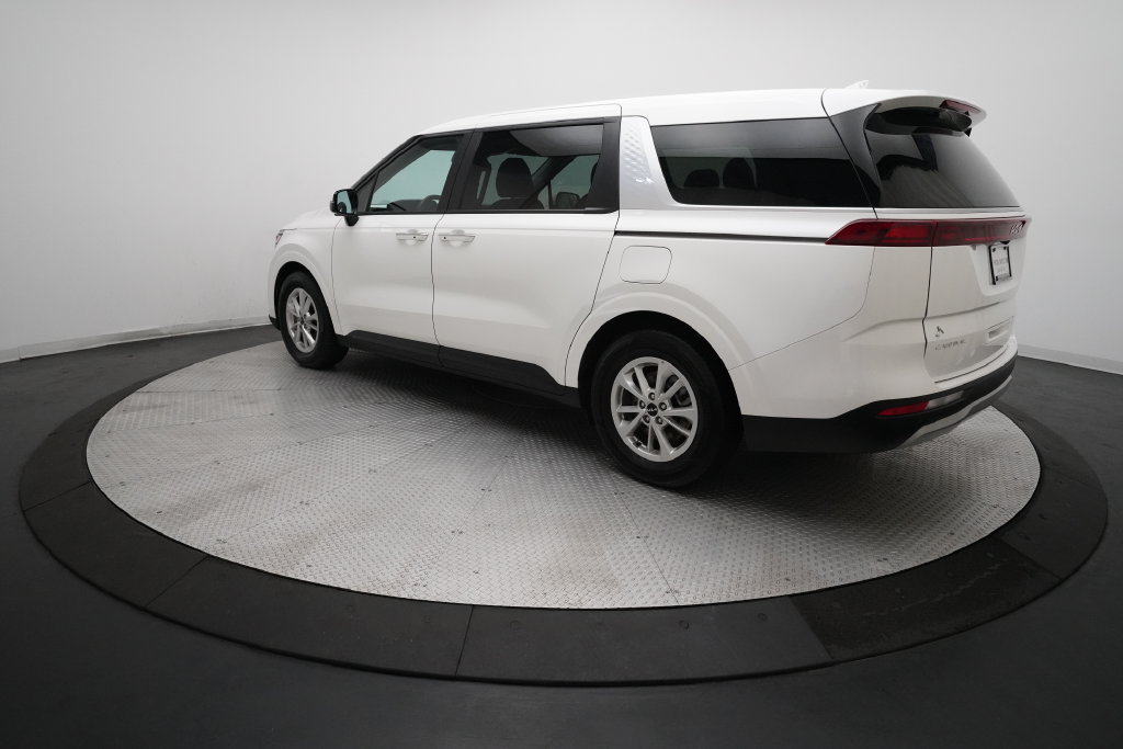Used 2024 Kia Carnival LX FWD image 32