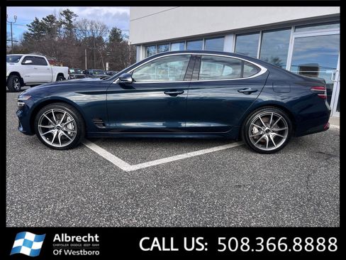 Used 2025 Genesis G70 2.5T image 2