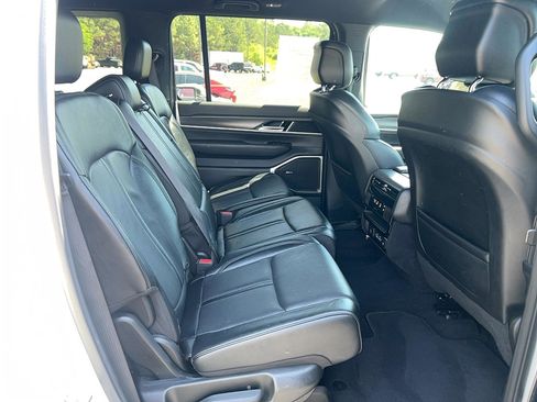 Used 2024 Jeep Wagoneer L Series II w/ Flexible Seating Group AWD/4WD image 25