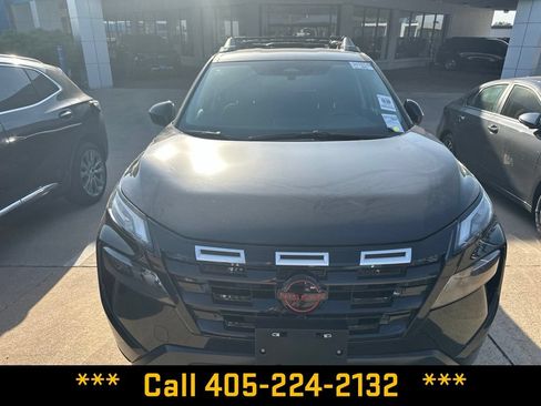 Used 2025 Nissan Rogue SV AWD/4WD image 13