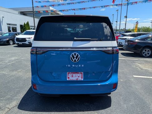 Used 2025 Volkswagen ID. Buzz Pro S Plus RWD image 4