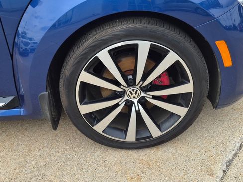 Used 2012 Volkswagen Beetle Turbo FWD image 22