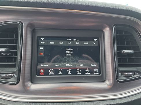 Used 2018 Dodge Challenger SXT w/ Performance Handling Group image 15