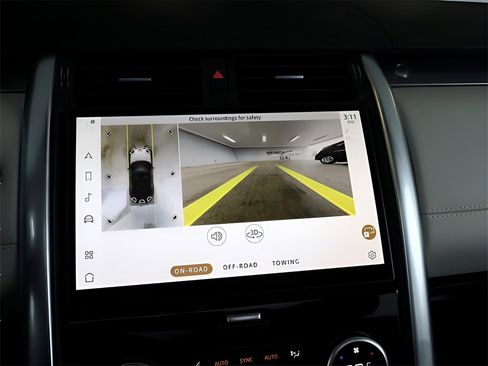 New 2025 Land Rover Discovery Metropolitan Edition image 54