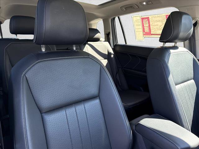 Used 2024 Volkswagen Tiguan SE w/ Panoramic Sunroof Package FWD image 22