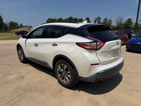 Used 2016 Nissan Murano SV w/ Premium Package FWD image 3