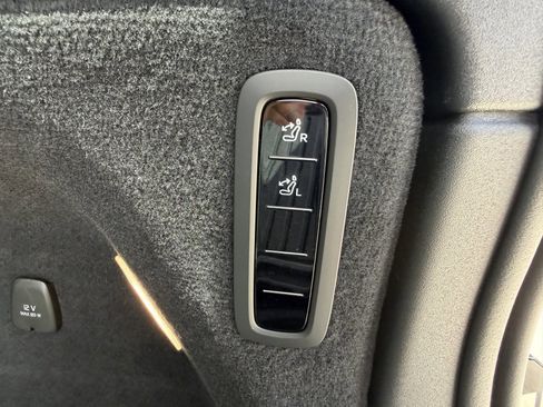 Used 2025 Volvo EX90 Plus AWD/4WD image 37