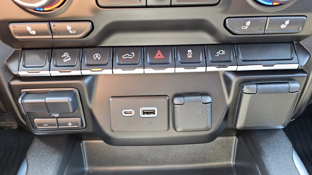 Used 2021 Chevrolet Silverado 1500 LT Trail Boss w/ Convenience Package II AWD/4WD image 37