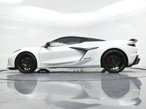 Used 2023 Chevrolet Corvette Z06 w/ Stealth Interior Trim Package RWD image 40