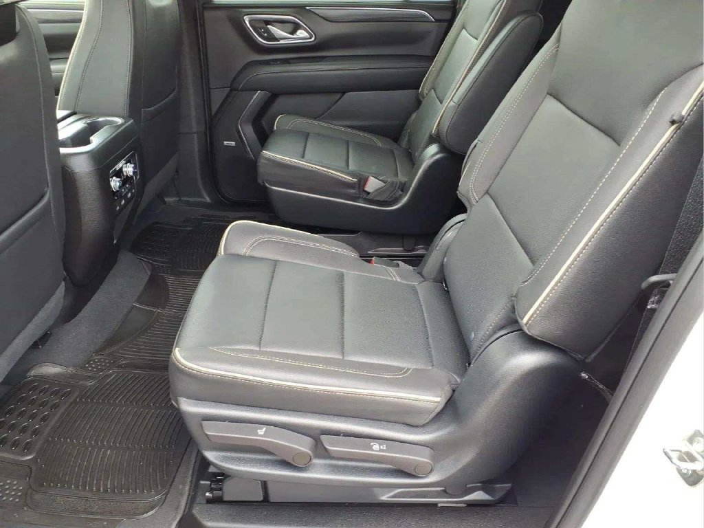 Used 2023 GMC Yukon XL SLT w/ SLT Premium Package RWD image 12