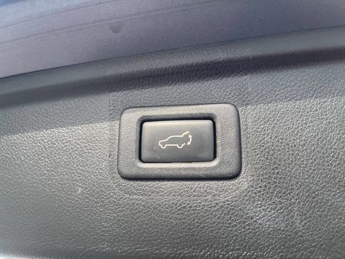 Used 2017 Subaru Outback 2.5i Limited image 23