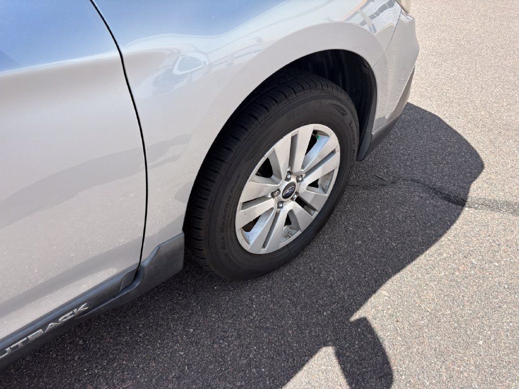 Used 2019 Subaru Outback 2.5i Premium AWD/4WD image 12