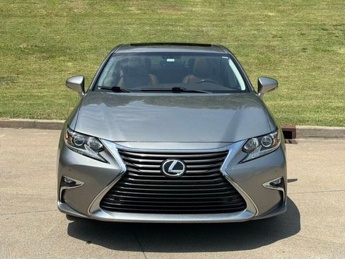 Used 2016 Lexus ES 350 w/ Premium Package w/Wood Trim FWD image 5