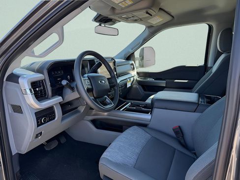 New 2026 Ford F350 XLT w/ XLT Premium Package AWD/4WD image 3