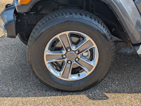 Used 2020 Jeep Wrangler Unlimited Sahara AWD/4WD image 11