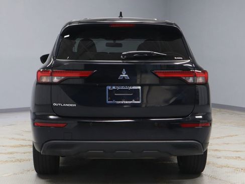 Used 2022 Mitsubishi Outlander ES image 9