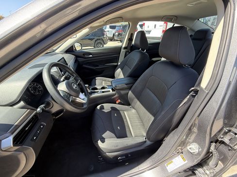 Used 2024 Nissan Altima 2.5 SV image 27