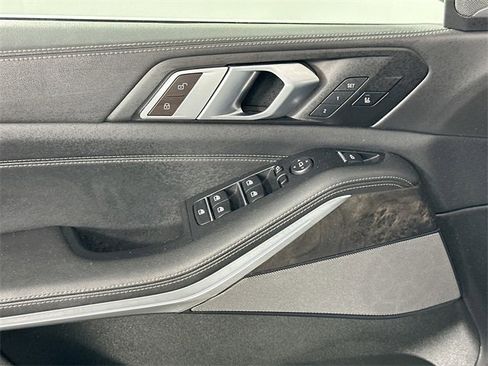Used 2024 BMW X5 xDrive40i image 25